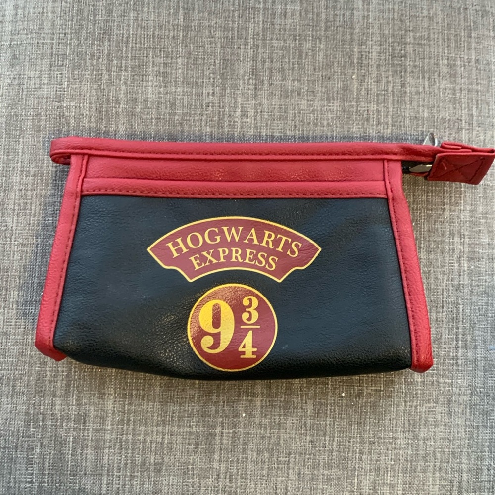 Harry Potter Hogwarts Express 9 3/4 makeup bag